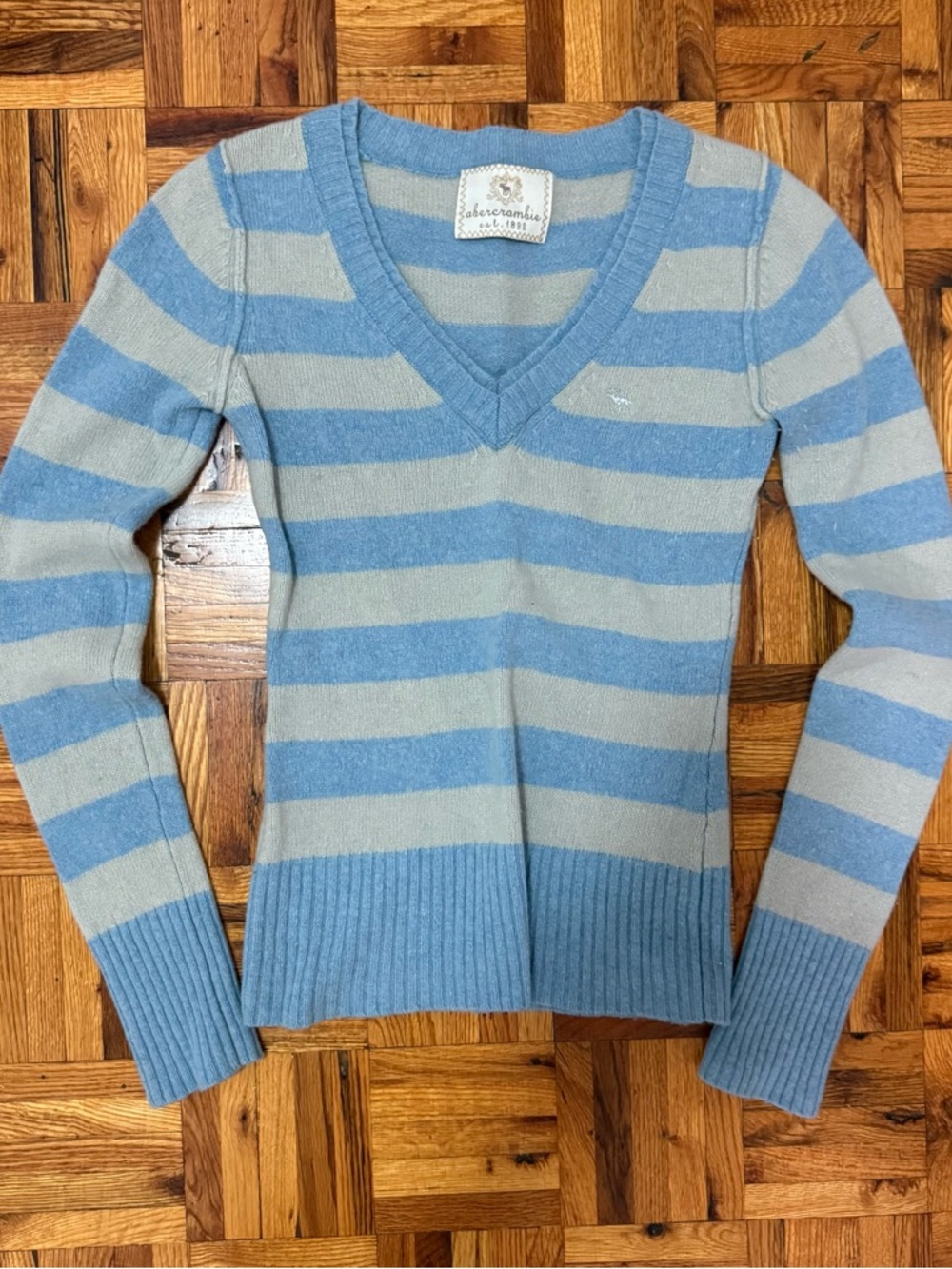 ABERCROMBIE & FITCH Sweater
